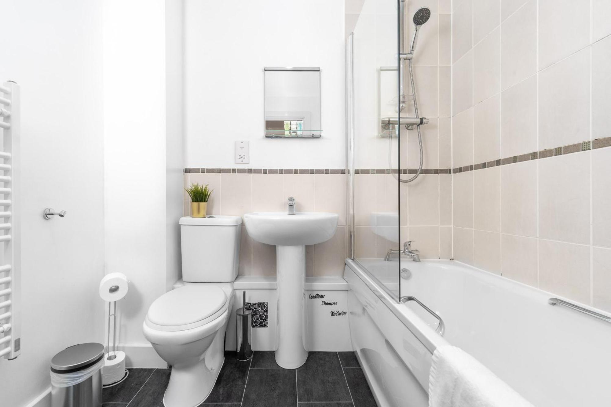 City Centre Apartment - Juliette Balcony - Fast Wifi 19A Бірмінгем Екстер'єр фото